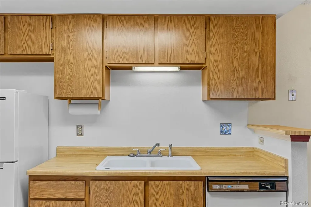 921 Walden Street Aurora CO 80017