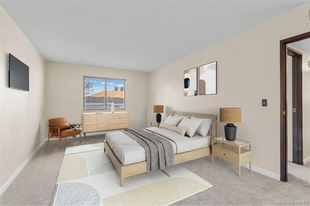 921 Walden Street Aurora CO 80017