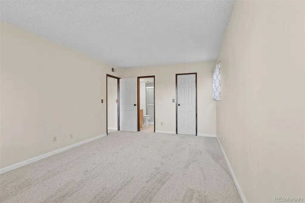 921 Walden Street Aurora CO 80017