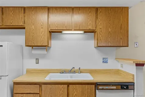 921 Walden Street Aurora CO 80017