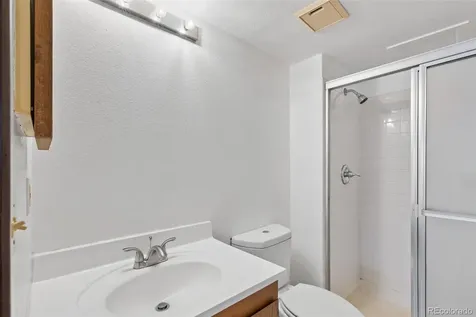 921 Walden Street Aurora CO 80017
