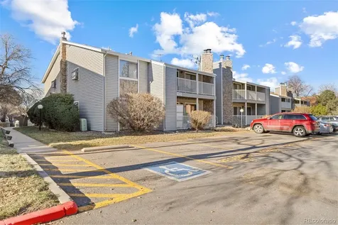 921 Walden Street Aurora CO 80017