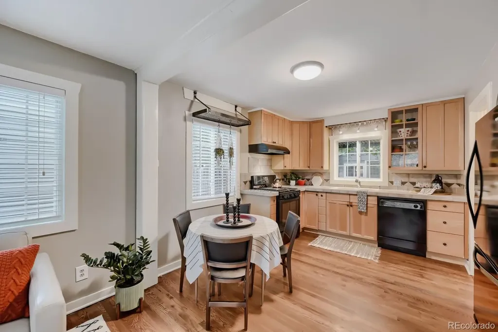 417 Vivian Street Longmont CO 80501