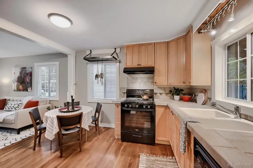 417 Vivian Street Longmont CO 80501
