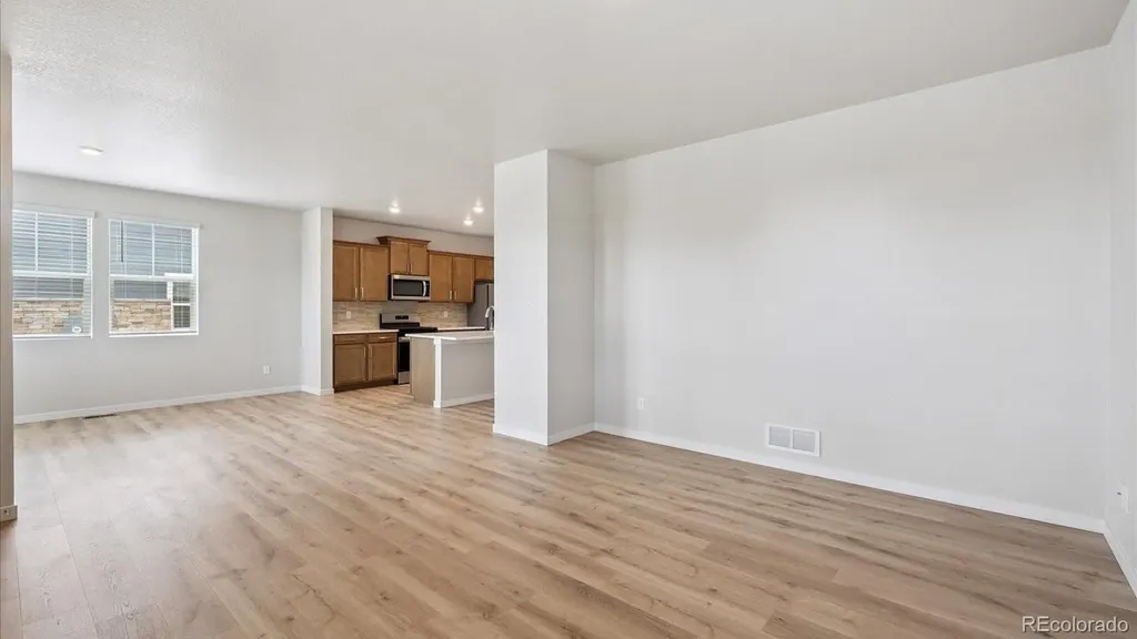 667 N Ukraine Street Aurora CO 80018