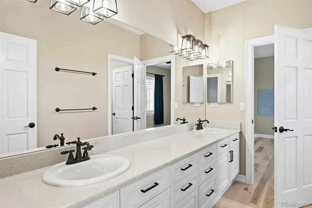 26746 E Peakview Drive Aurora CO 80016