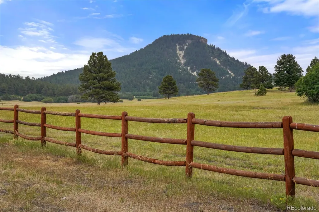 9610 S Perry Park Road Larkspur CO 80118