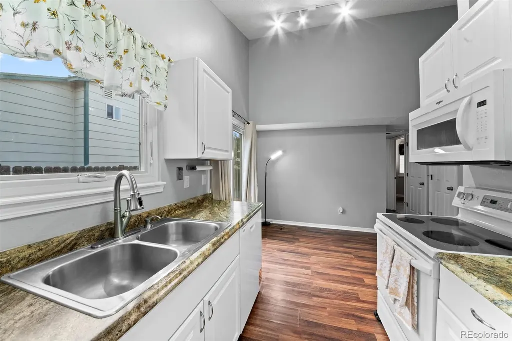 17551 E Temple Drive Aurora CO 80015
