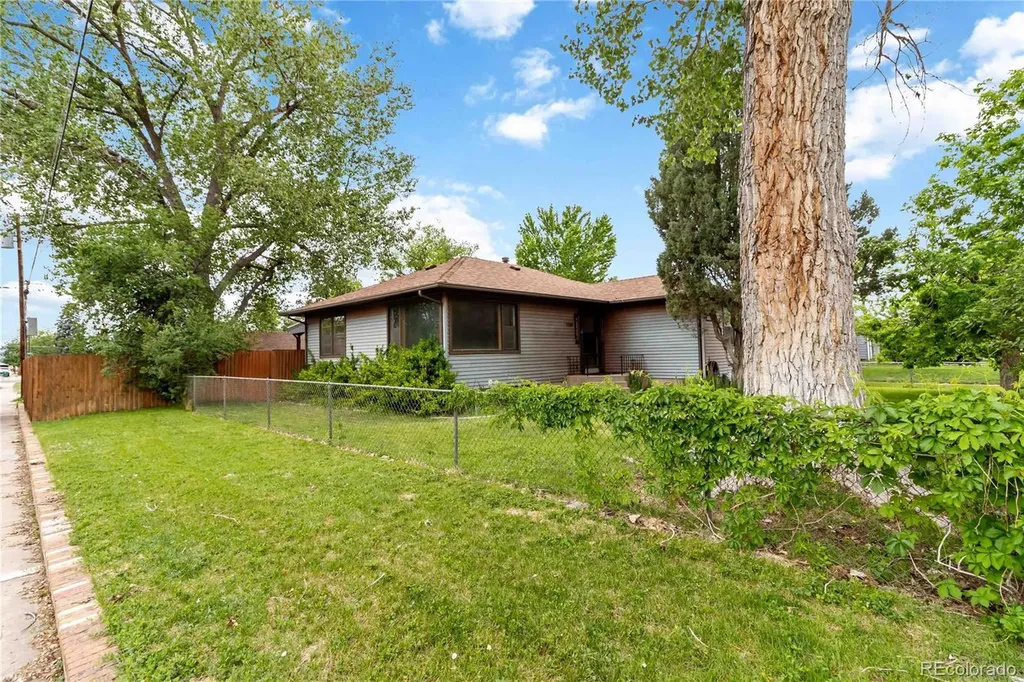 3995 S Pennsylvania Street Englewood CO 80113
