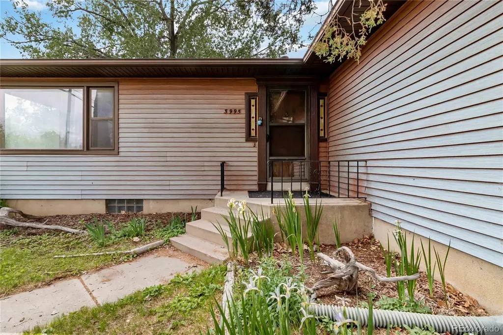 3995 S Pennsylvania Street Englewood CO 80113