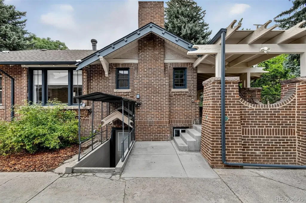 2065 Holly Street Denver CO 80207