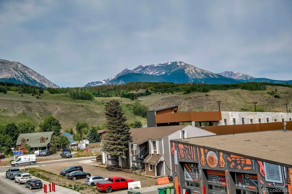 37 W 4th Street Silverthorne CO 80498