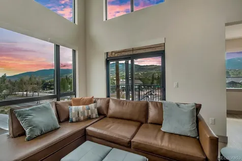 37 W 4th Street Silverthorne CO 80498