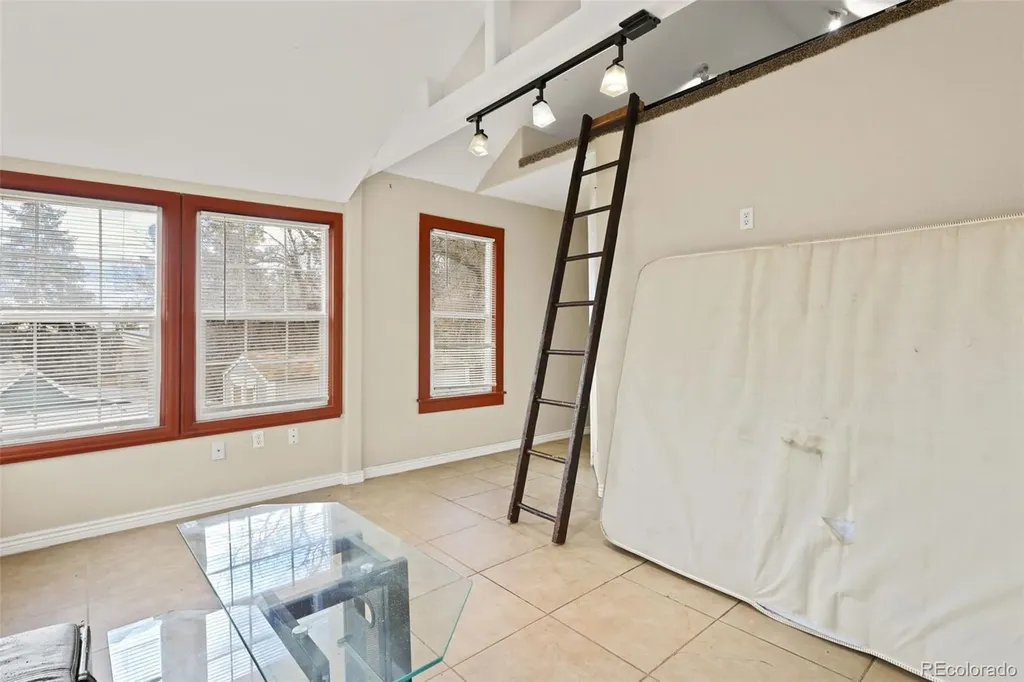 811 Shoshone Place Manitou Springs CO 80829