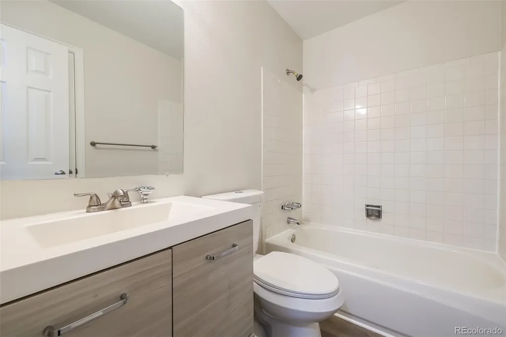 2551 S Kittredge Way Aurora CO 80013