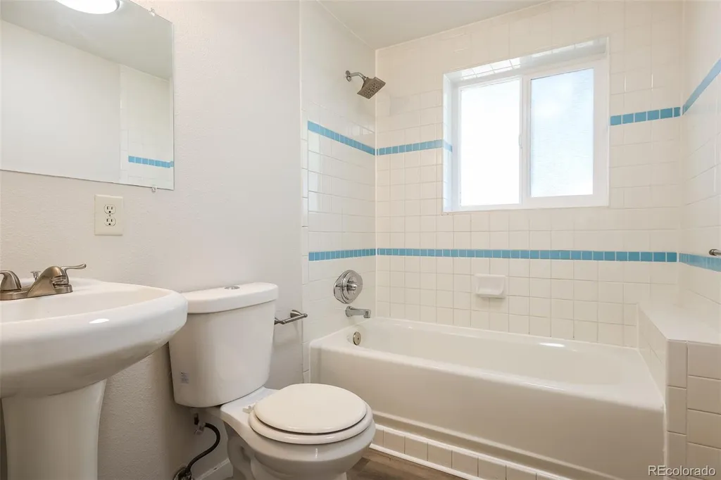 2551 S Kittredge Way Aurora CO 80013