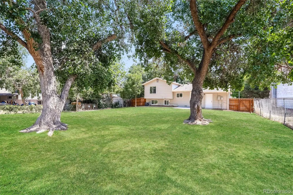 2551 S Kittredge Way Aurora CO 80013