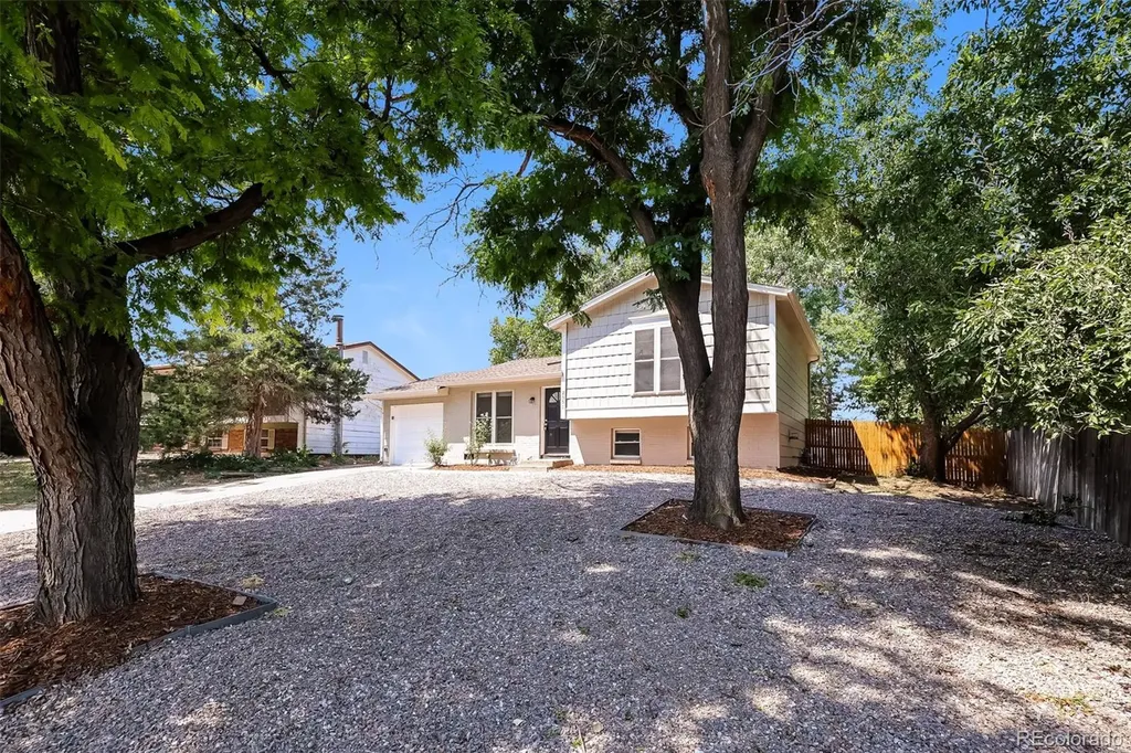 2551 S Kittredge Way Aurora CO 80013