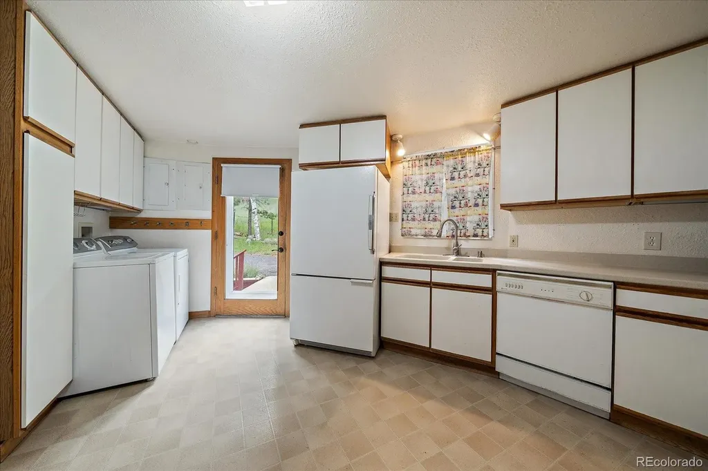 475 Circle Drive Evergreen CO 80439