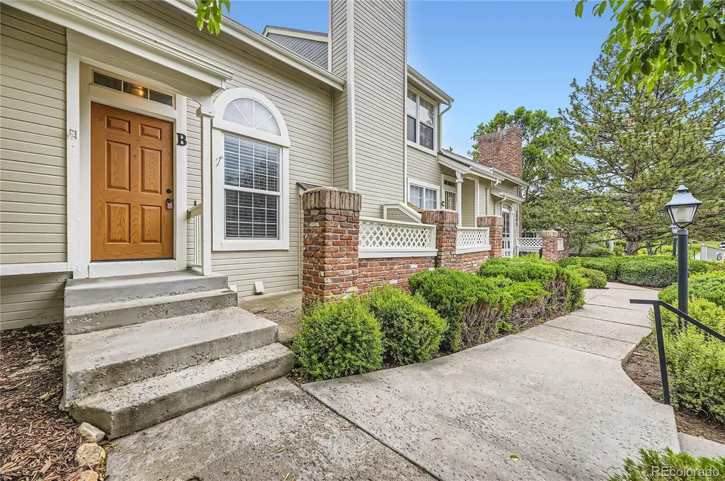 2902 W Long Circle Littleton CO 80120