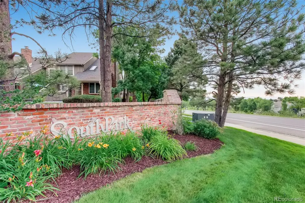 2902 W Long Circle Littleton CO 80120