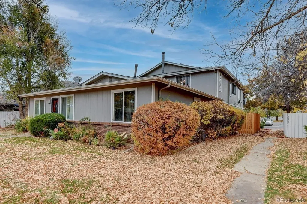 1284 Sable Boulevard Aurora CO 80011