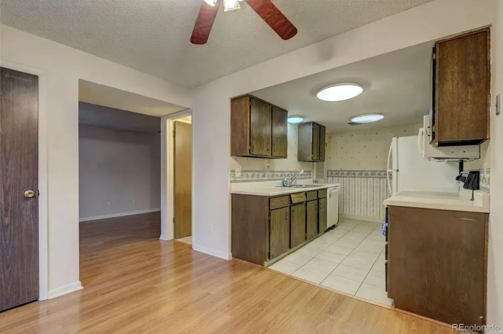 1284 Sable Boulevard Aurora CO 80011