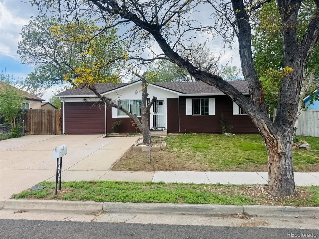 823 S Moline Street Aurora CO 80012