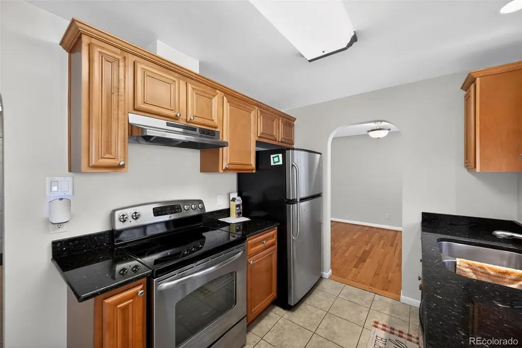 2201 Oakland Street Aurora CO 80010