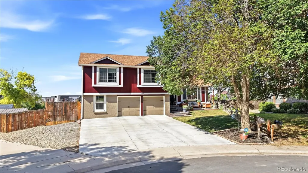 702 S Eagle Street Aurora CO 80012
