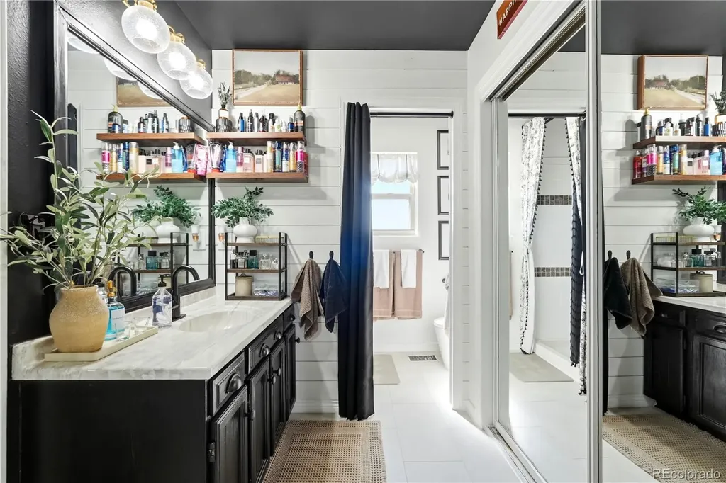 702 S Eagle Street Aurora CO 80012