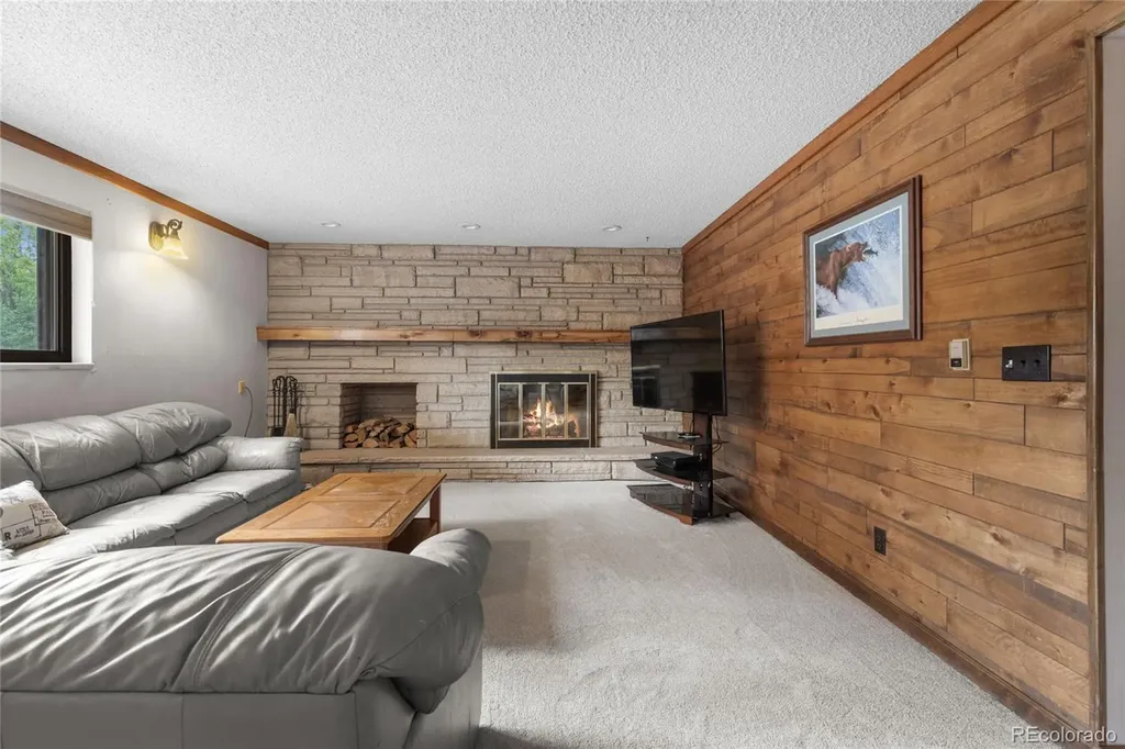 1055 E 16th Avenue Broomfield CO 80020