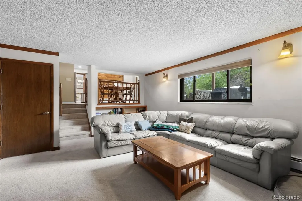 1055 E 16th Avenue Broomfield CO 80020