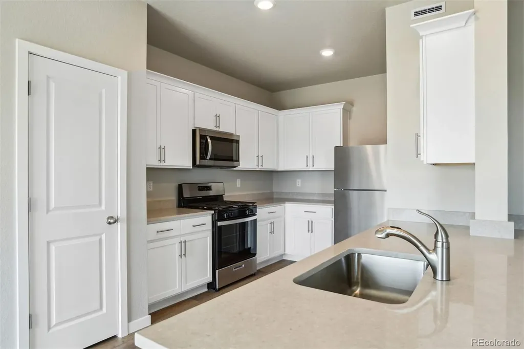 48215 Shetland Drive Bennett CO 80102