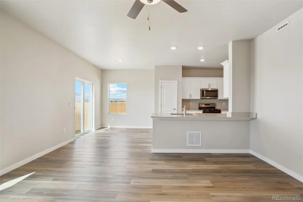 48215 Shetland Drive Bennett CO 80102
