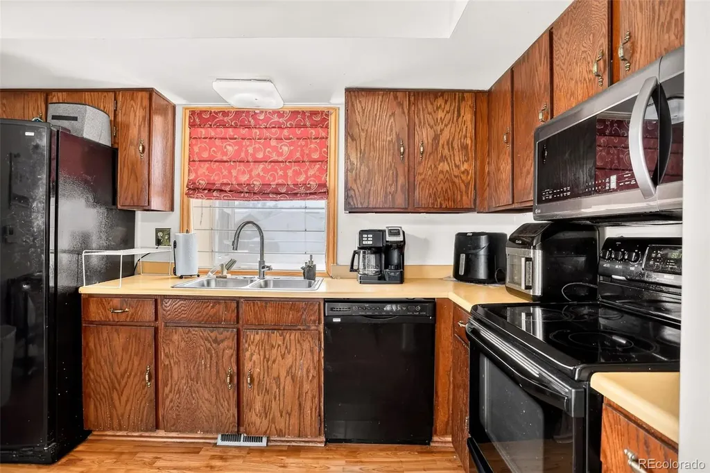 4684 Chandler Court Denver CO 80239