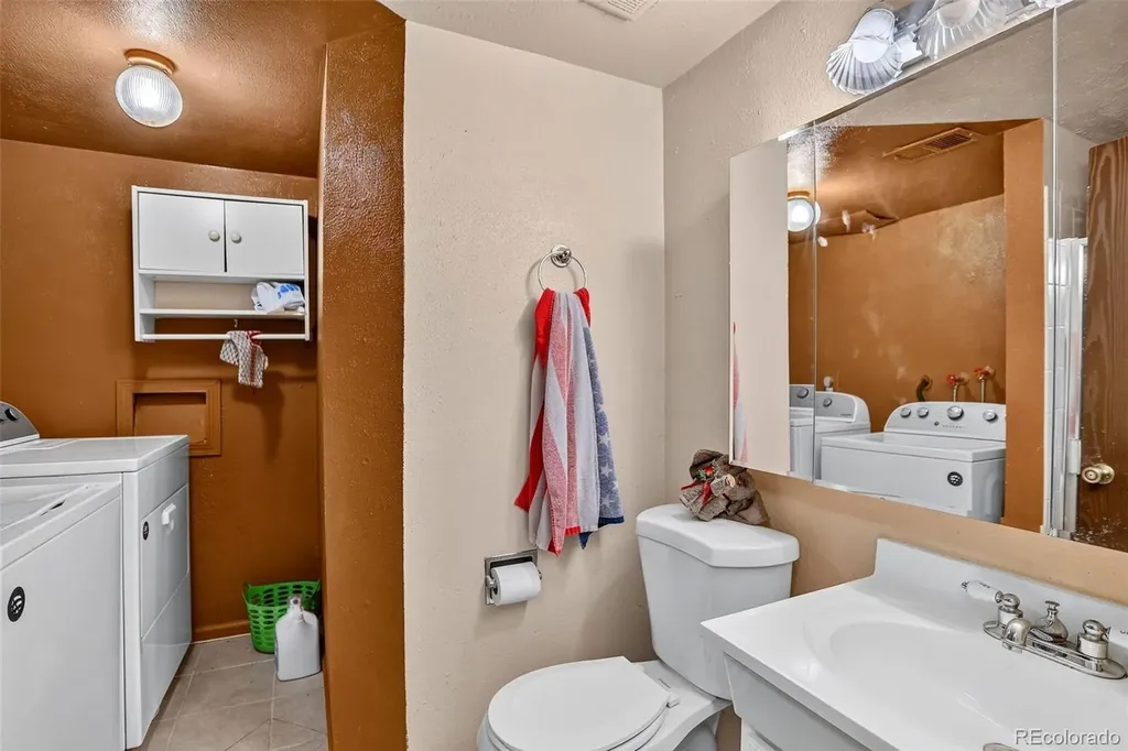 4684 Chandler Court Denver CO 80239