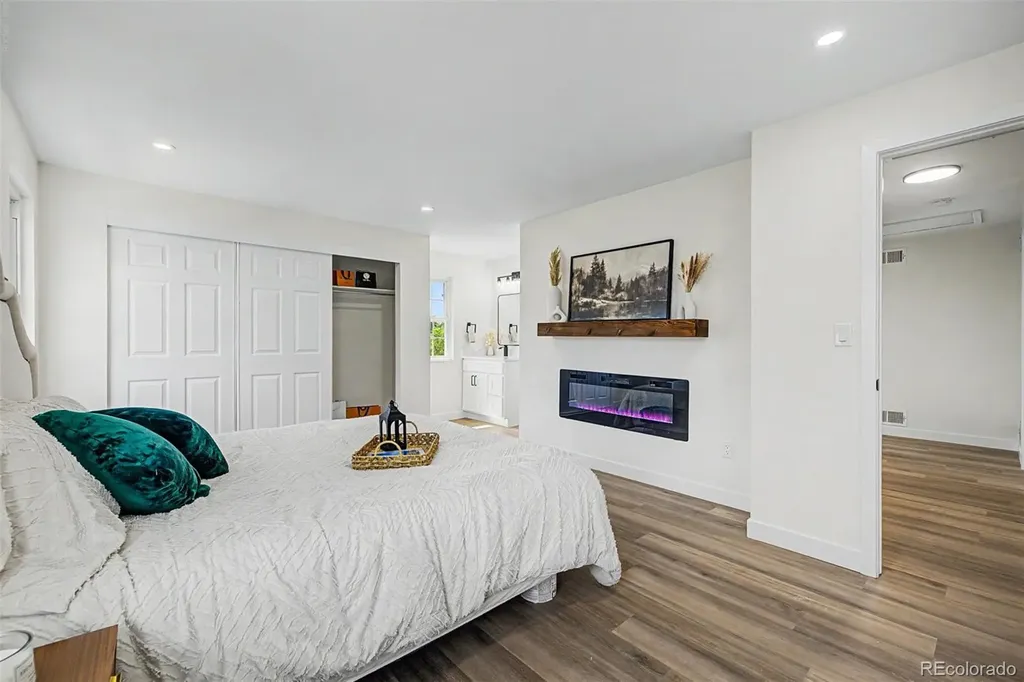 1421 S Chambers Circle Aurora CO 80012
