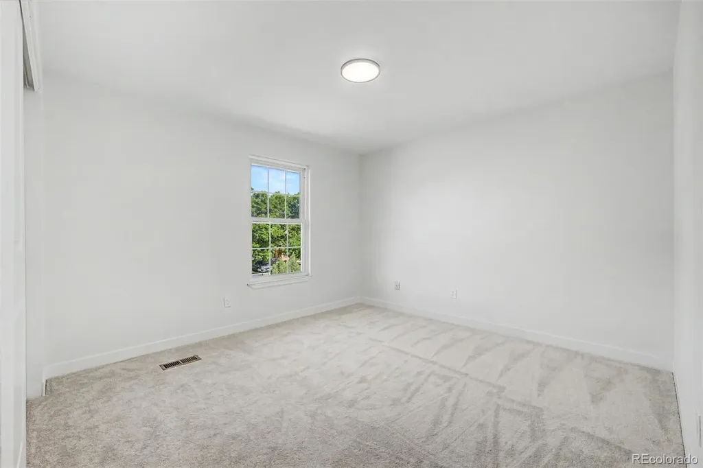 1421 S Chambers Circle Aurora CO 80012