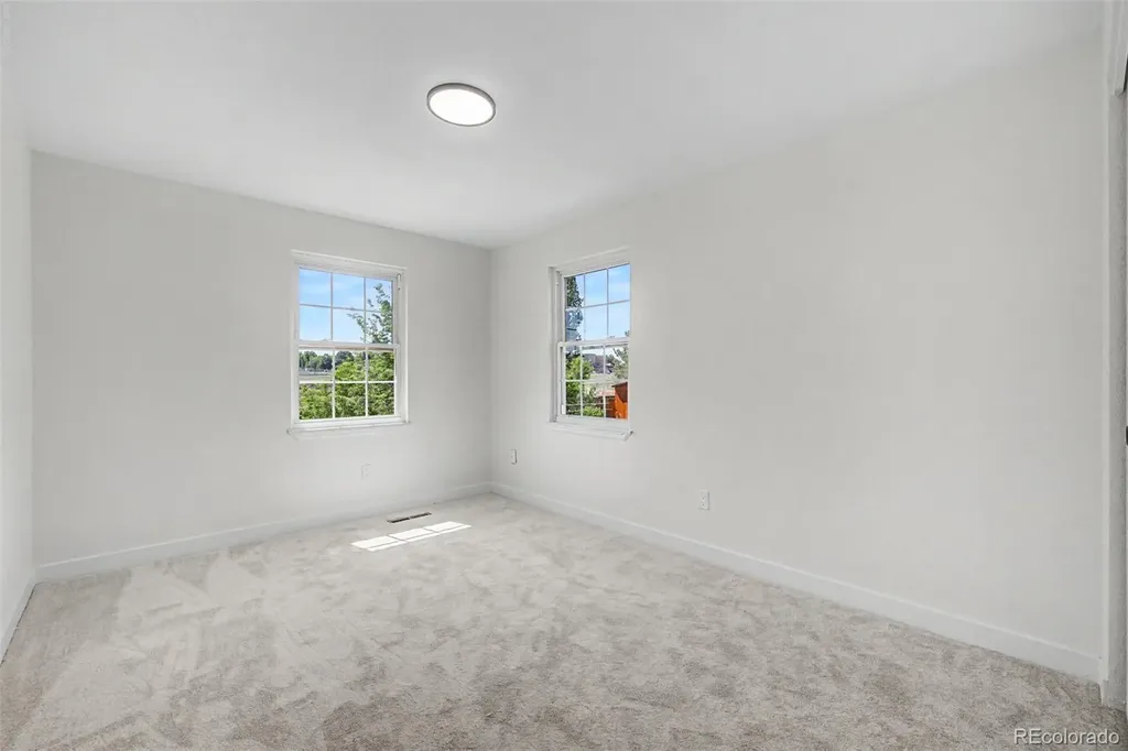 1421 S Chambers Circle Aurora CO 80012