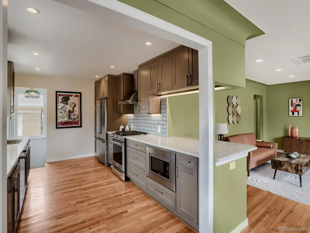 1009 Kenton Street Aurora CO 80010