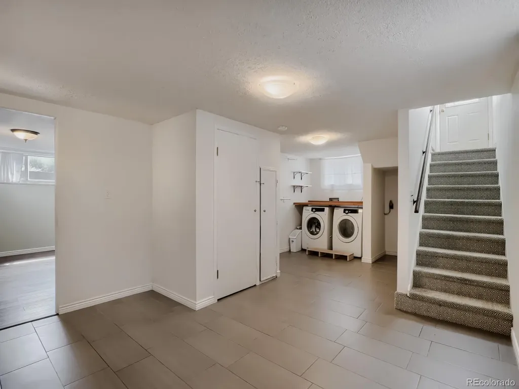 1009 Kenton Street Aurora CO 80010