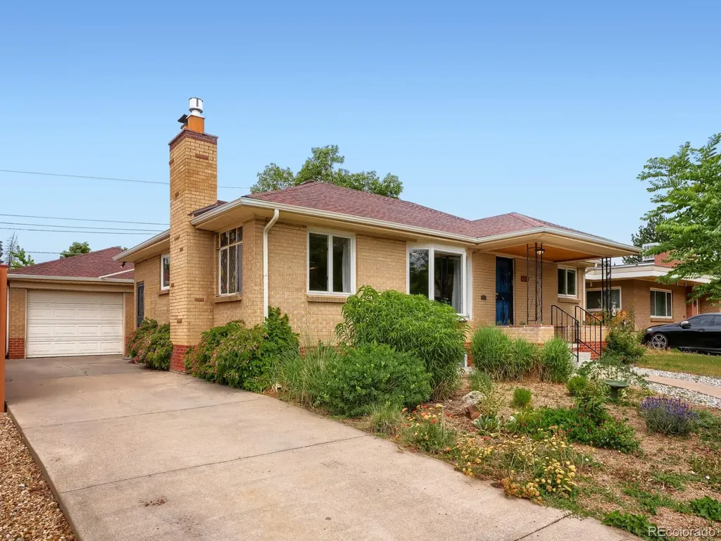 1009 Kenton Street Aurora CO 80010