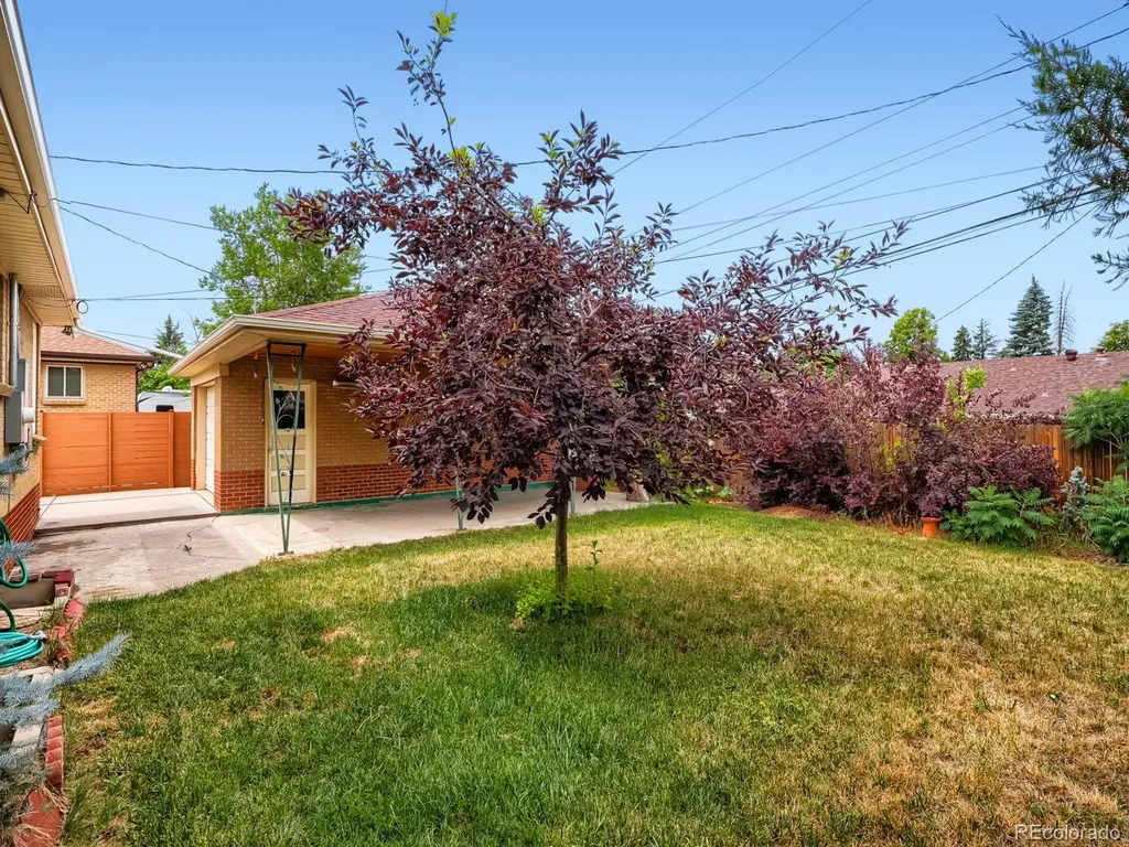 1009 Kenton Street Aurora CO 80010
