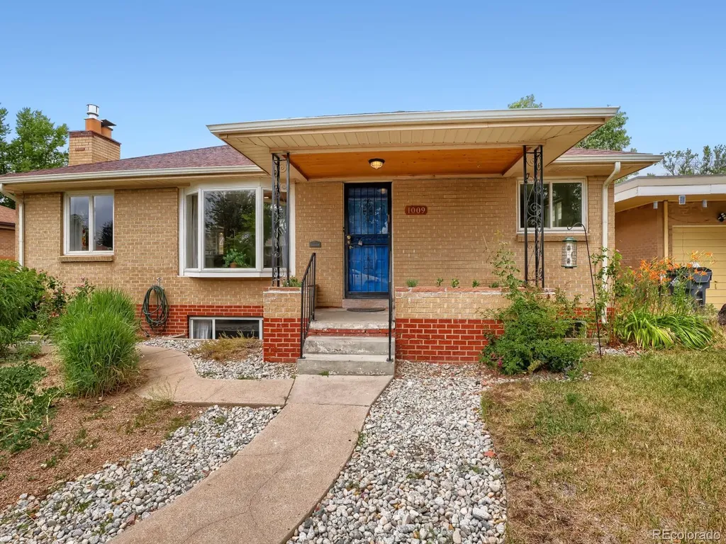 1009 Kenton Street Aurora CO 80010
