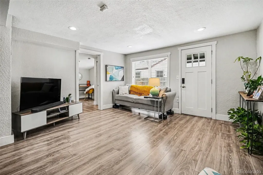 624 Stuart Street Denver CO 80204