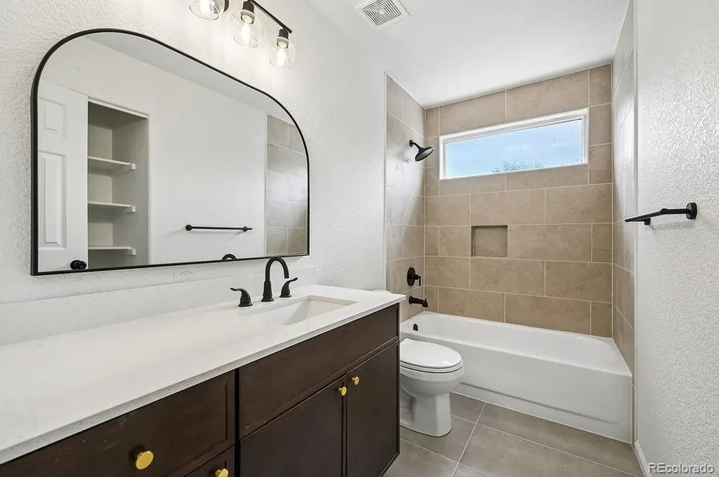 3986 S Sable Circle Aurora CO 80014