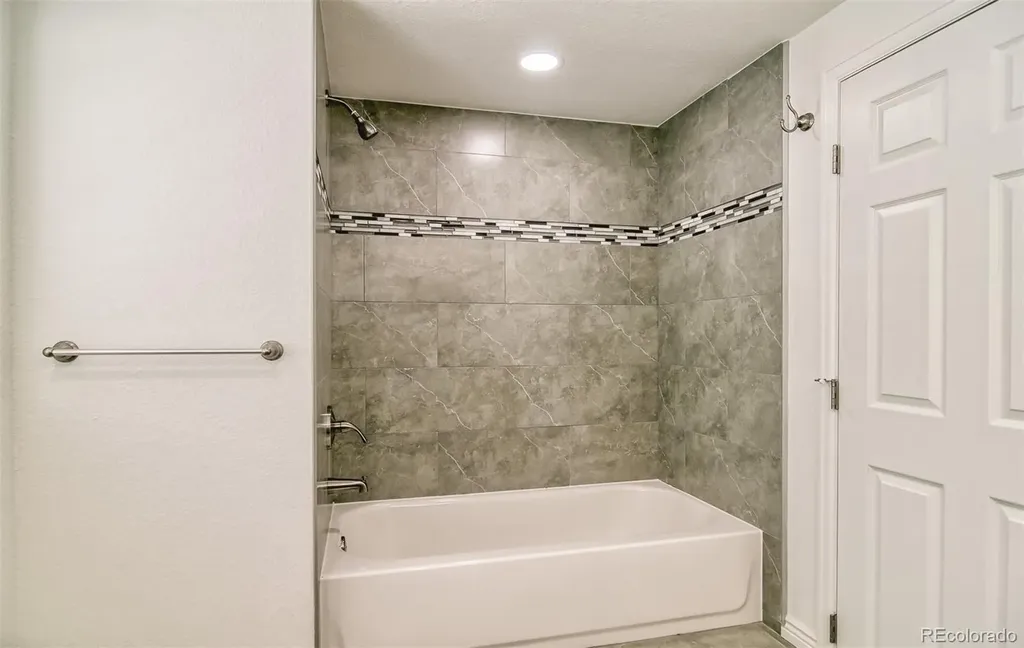 8246 S Dover Street Littleton CO 80128
