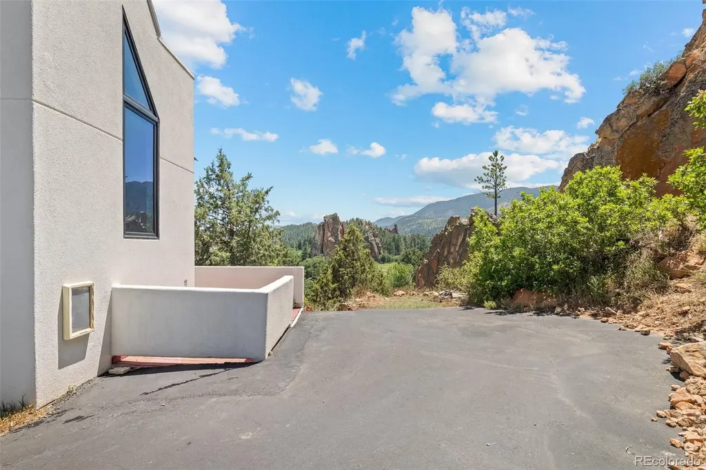 6671 Wauconda Drive Larkspur CO 80118