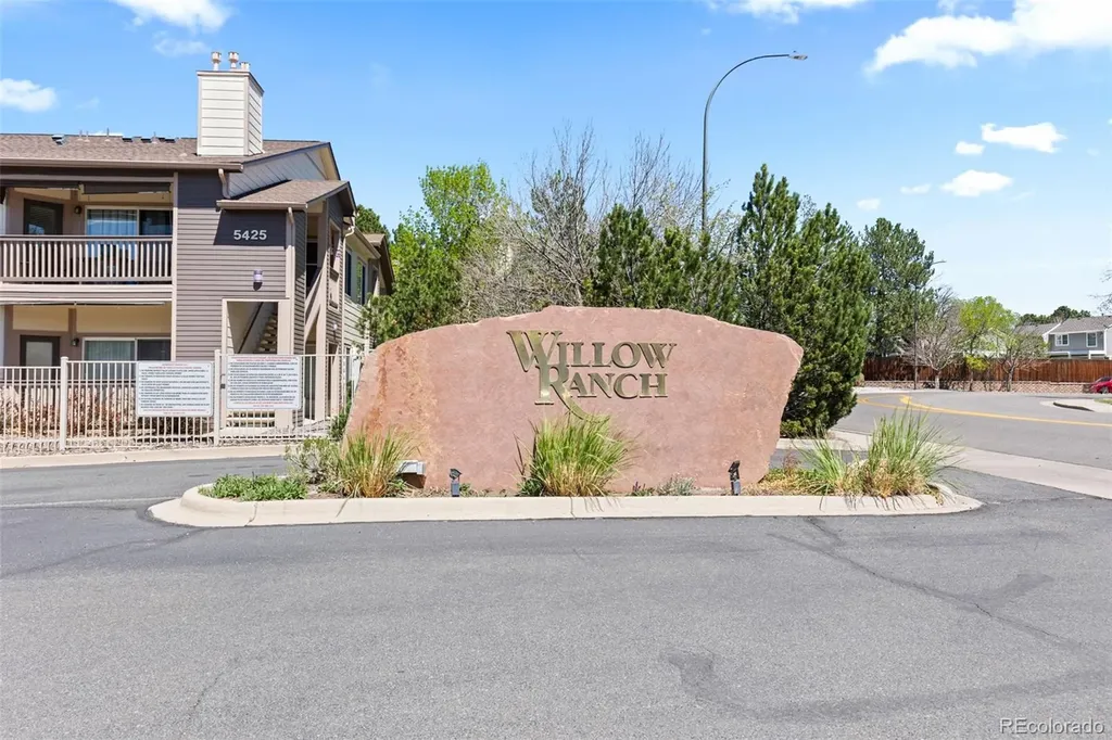 5443 S Dover Street Denver CO 80123